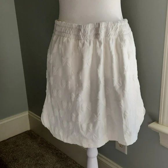 NWT Disney Ivory Mini Skirt with Bow Motif For Minnie Mouse - Picture 3 of 10